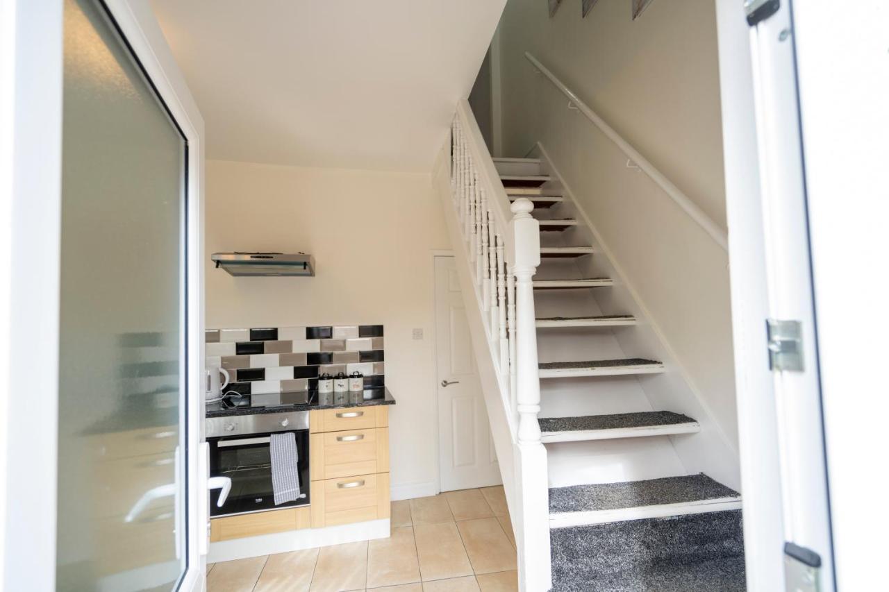 Entire House-Merseyside-Liverpool バーケンヘッド エクステリア 写真