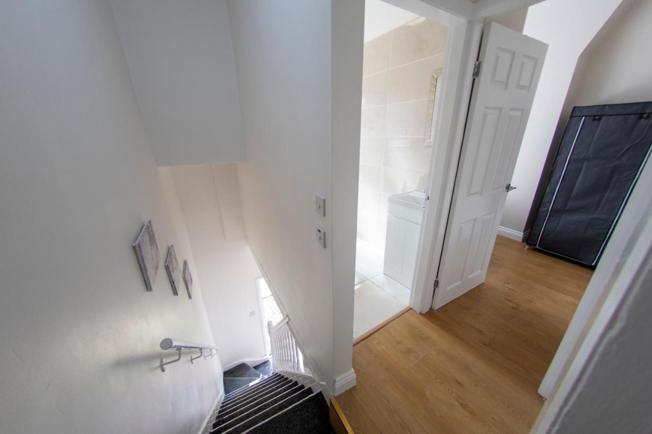 Entire House-Merseyside-Liverpool バーケンヘッド エクステリア 写真